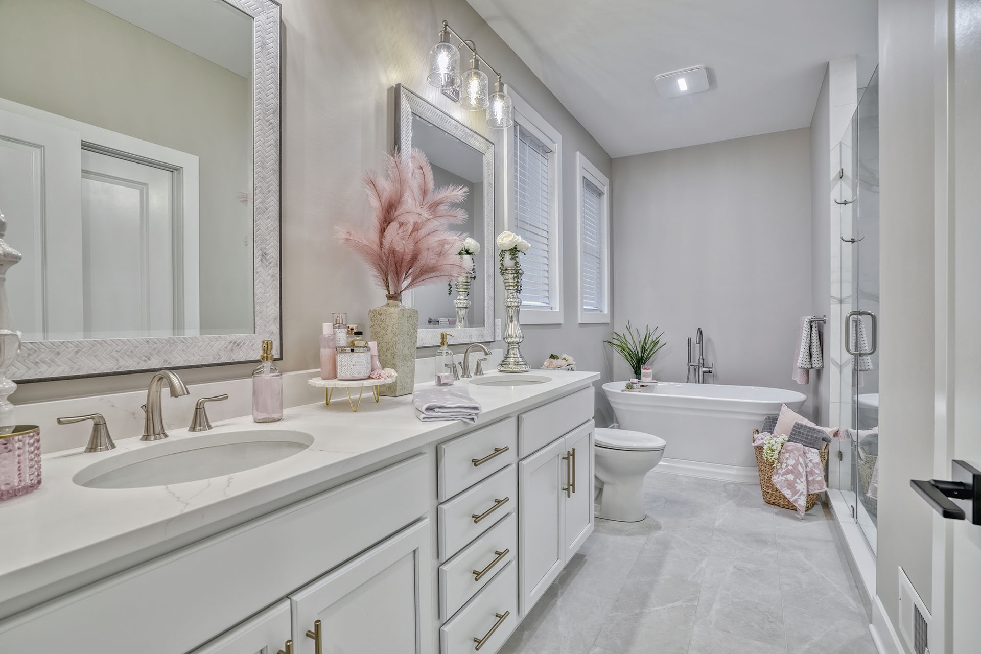 1441 Providence Dr - 0033 Bespoke Fixtures, Statement Lighting, Color Theory Application, Textured Walls, Eco-Friendly Paints, Smart Glass, Outdoor Lighting, Driveway Design