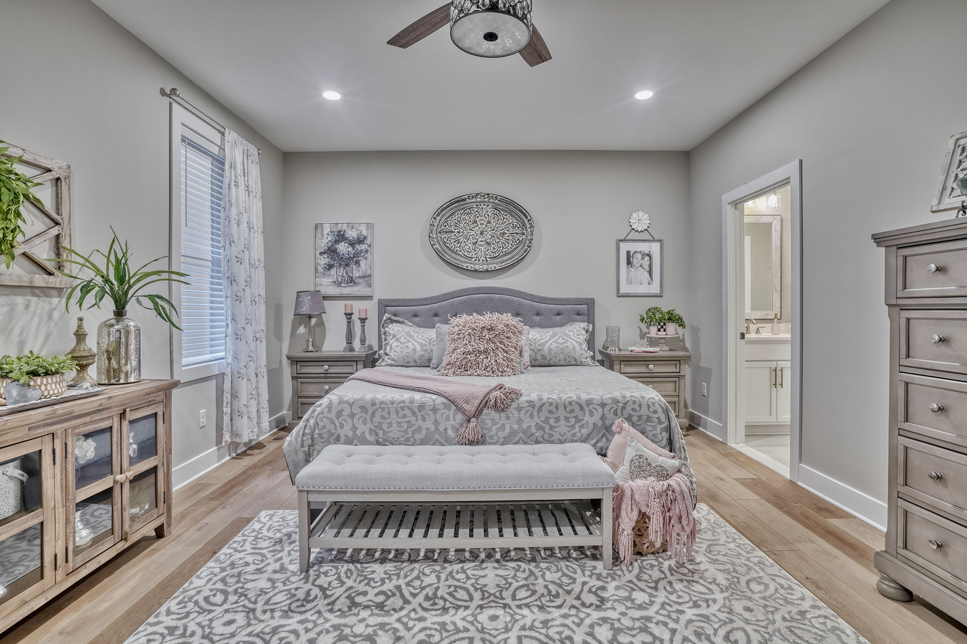 1441 Providence Dr - 0039 Open Concept Layouts, Great Rooms, Vaulted Ceilings, Floor-to-Ceiling Windows, Natural Light Maximization